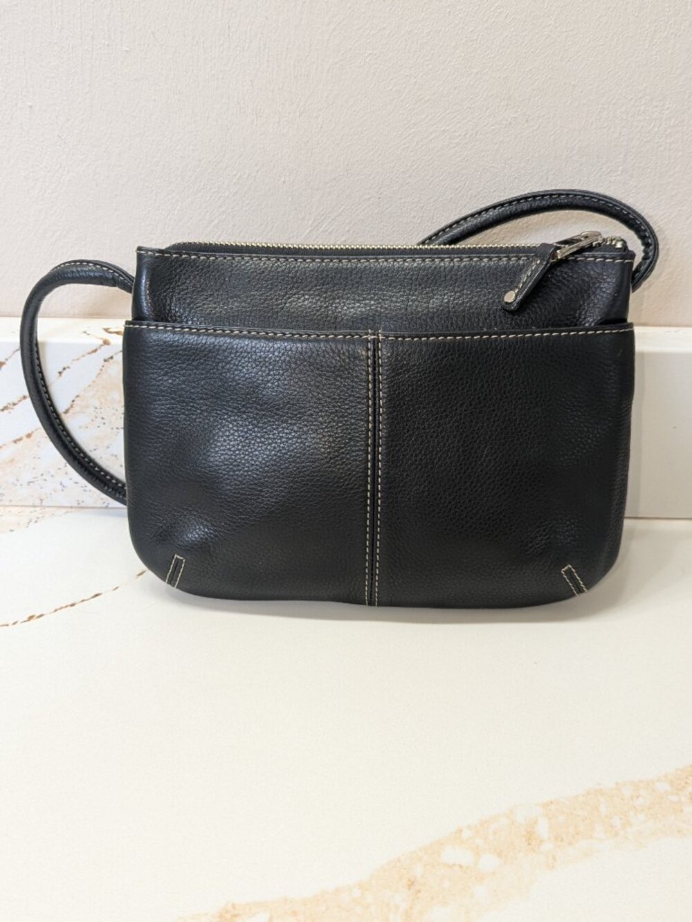 Tignanello leather crossbody bag, EUC! - Picture 5 of 5